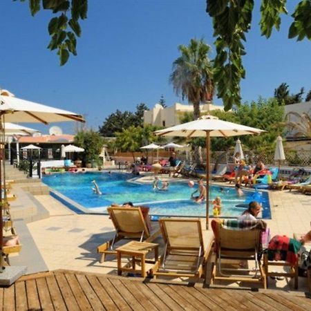 Apartmán Arlekin Tango Malia Exteriér fotografie